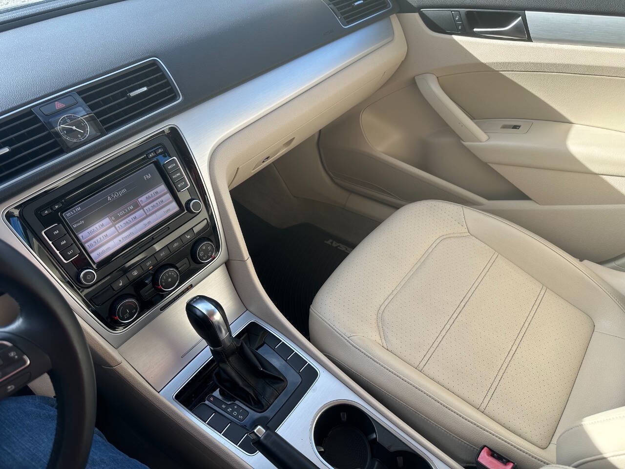 Used 2013 Volkswagen Passat TDI SE FWD image 18