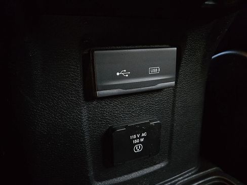 Used 2019 Jeep Wrangler Unlimited Sahara image 10