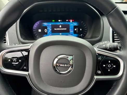 Used 2023 Volvo XC90 B6 Plus AWD/4WD image 23