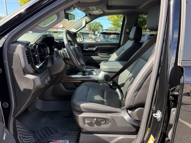 Used 2026 Chevrolet Silverado 1500 RST w/ Z71 Off-Road Package AWD/4WD image 11
