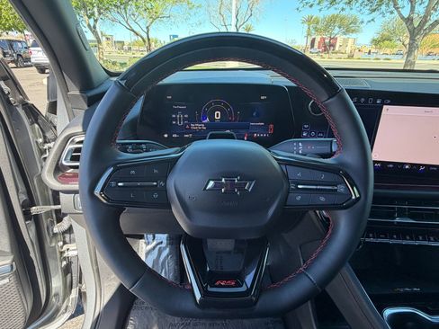 Used 2024 Chevrolet Traverse RS image 13