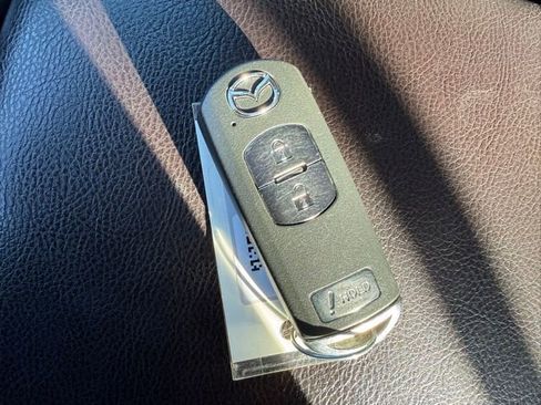 Used 2018 MAZDA MAZDA3 Touring image 17