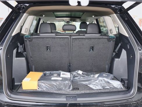 New 2026 Volkswagen Atlas SE image 10
