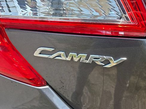 Used 2013 Toyota Camry LE FWD image 6