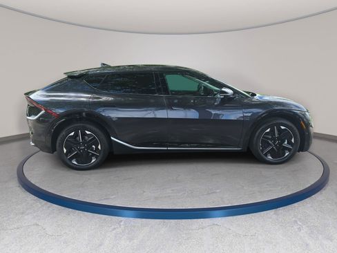 New 2025 Kia EV6 Wind image 4