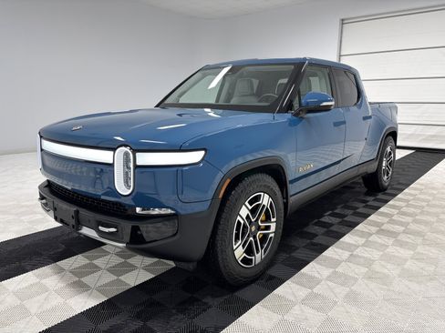 Used 2023 Rivian R1T Adventure image 1