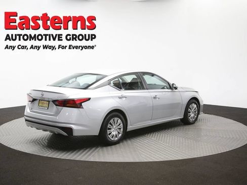 Used 2023 Nissan Altima 2.5 S FWD image 39