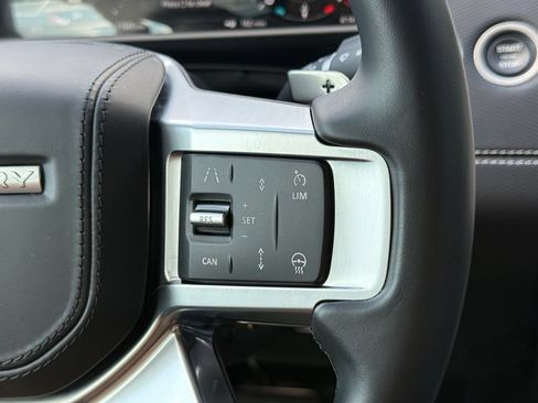 Certified 2025 Land Rover Discovery Dynamic SE AWD/4WD image 19