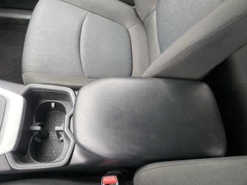 Used 2025 Toyota RAV4 XLE image 33