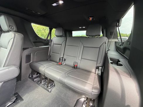 Used 2025 GMC Yukon XL Denali w/ Sun & Power Step Package AWD/4WD image 8