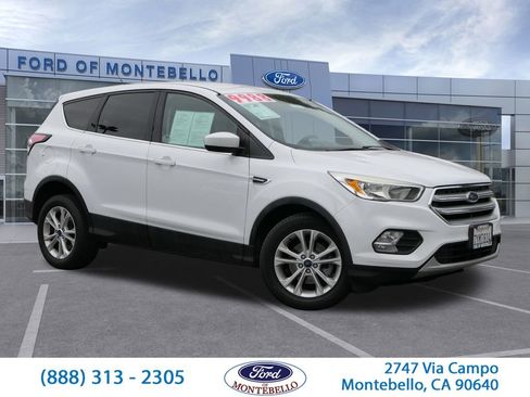 Used 2017 Ford Escape SE image 1