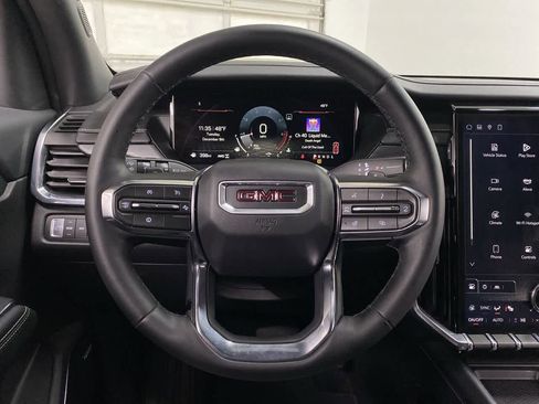 Used 2025 GMC Acadia Elevation image 19