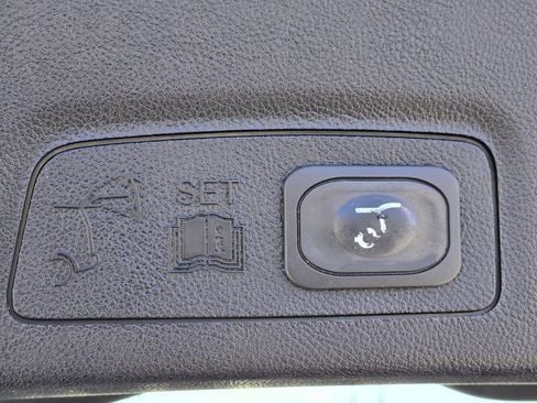 Used 2018 Lincoln MKC Select w/ Select Plus Package image 14