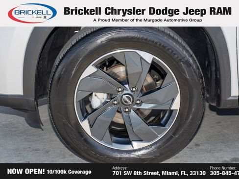 Used 2025 Nissan Rogue SV image 38