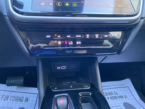 Used 2023 Chevrolet Bolt EUV LT w/ Driver Confidence Package FWD image 28