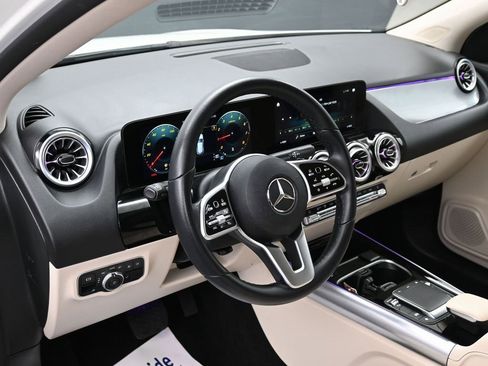 Used 2022 Mercedes-Benz GLA 250 w/ Premium Package Lite image 18