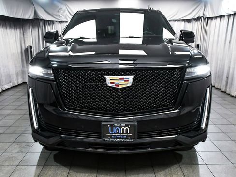 Used 2023 Cadillac Escalade Sport AWD/4WD image 2