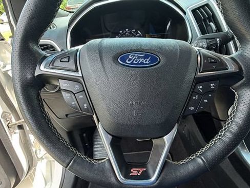 Used 2019 Ford Edge ST w/ Convenience Package AWD/4WD image 23