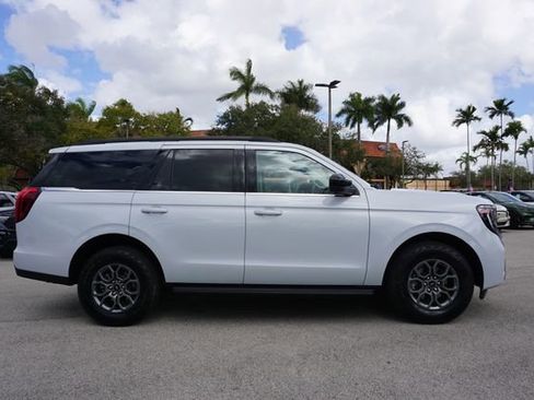 Used 2025 Ford Expedition Active image 21