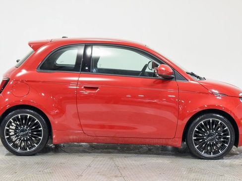 Used 2024 FIAT 500 e (RED) FWD image 17