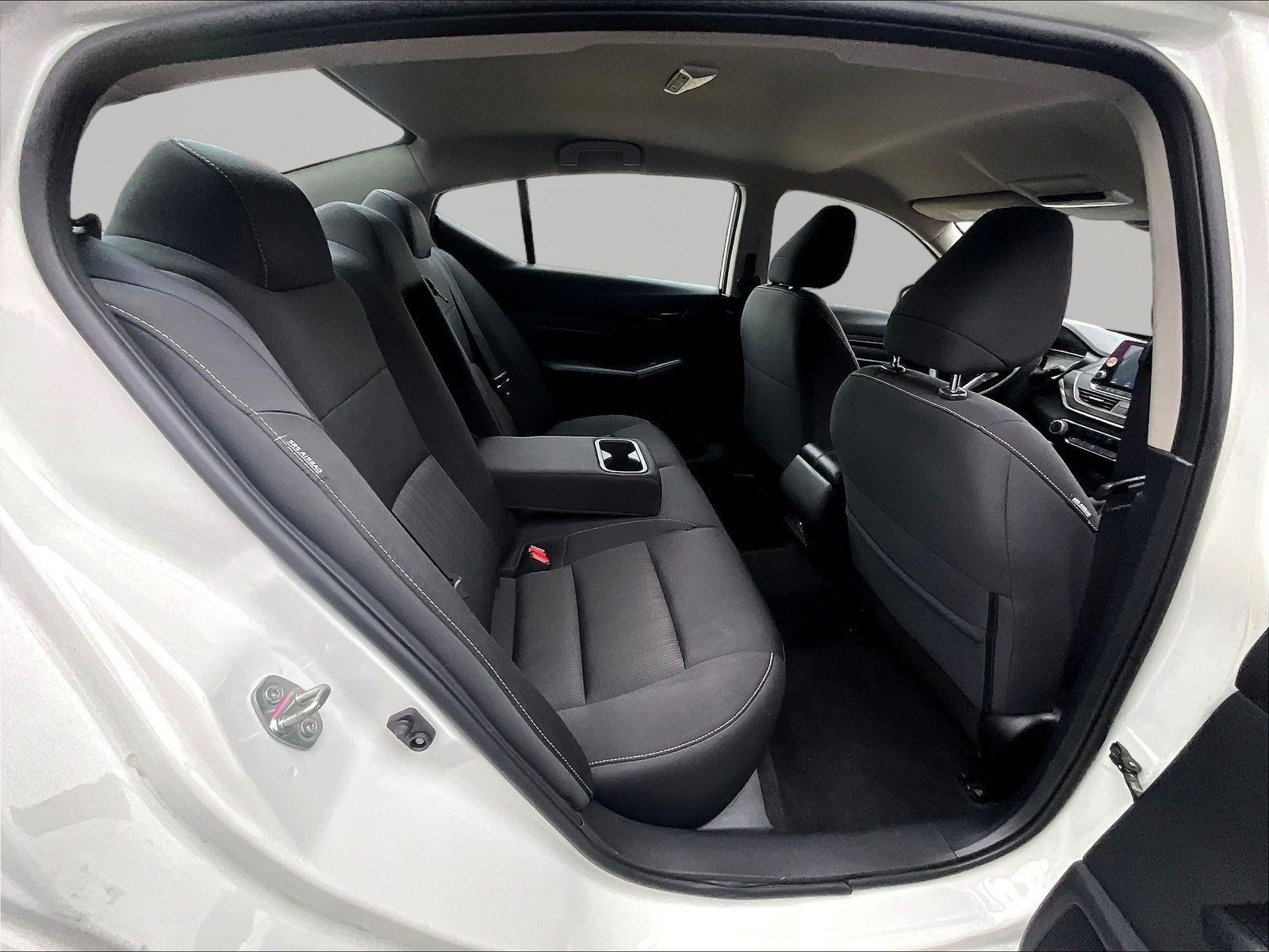 Used 2025 Nissan Altima 2.5 SV FWD image 25