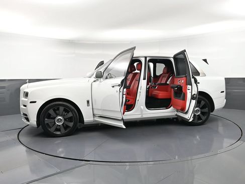 Certified 2019 Rolls-Royce Cullinan AWD/4WD image 42