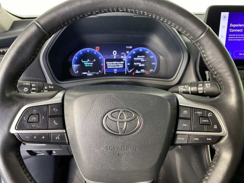 Used 2024 Toyota Grand Highlander AWD image 17