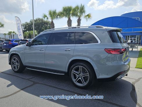 Used 2024 Mercedes-Benz GLS 450 4MATIC image 3
