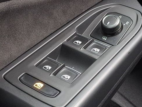 Certified 2023 Volkswagen GTI 40th Anniversary Edition image 25