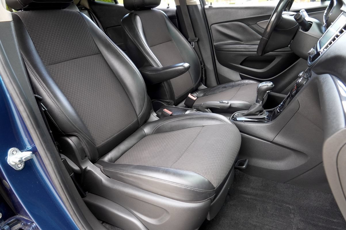Used 2019 Buick Encore Preferred w/ Safety Package FWD image 8