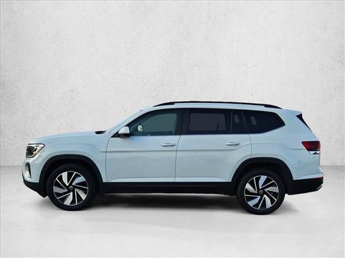 Used 2025 Volkswagen Atlas SE AWD/4WD image 9