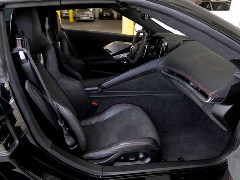 Used 2023 Chevrolet Corvette Stingray Premium Conv w/ Z51 Performance Package RWD image 21