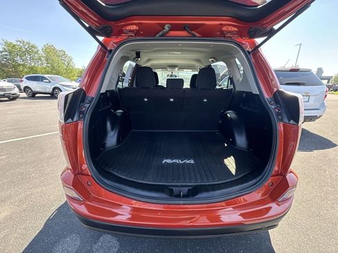 Used 2016 Toyota RAV4 LE AWD/4WD image 29