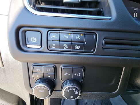 Certified 2024 Chevrolet Tahoe Z71 w/ Luxury Package image 20