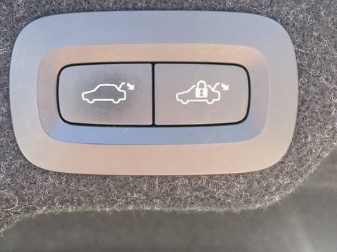 Used 2018 Volvo S90 T6 Inscription w/ Convenience Package AWD/4WD image 17