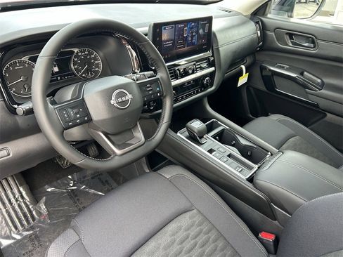 New 2026 Nissan Pathfinder SV image 34