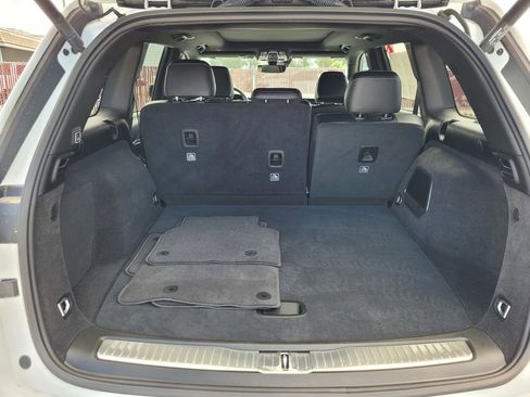 Used 2022 Jeep Grand Cherokee Overland w/ MOPAR Finishing Package AWD/4WD image 10