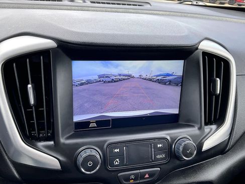 Used 2024 GMC Terrain SLT image 27