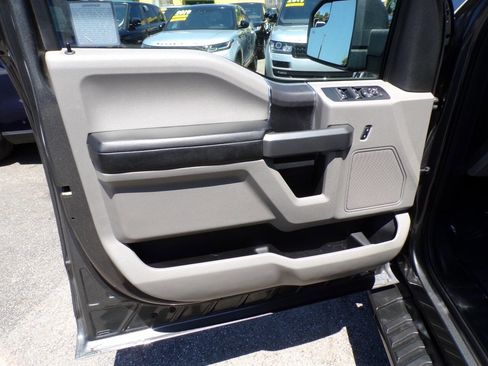 Used 2018 Ford F150 XLT w/ Equipment Group 301A Mid RWD image 22