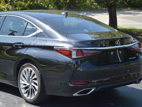 Used 2019 Lexus ES 350 w/ Premium Package FWD image 3