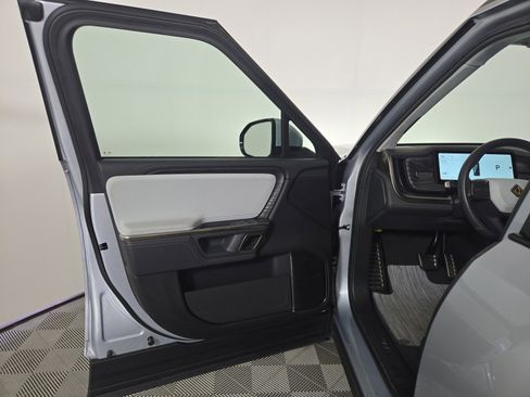 Used 2024 Rivian R1S Adventure AWD/4WD image 16