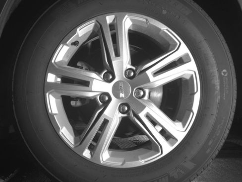 Used 2024 GMC Terrain SLE FWD image 14