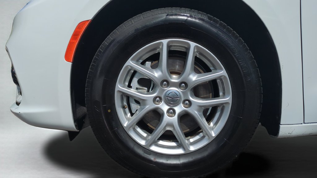 Used 2025 Chrysler Pacifica Select FWD image 27