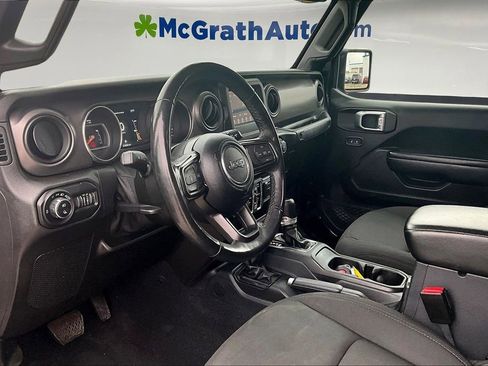Used 2021 Jeep Gladiator Sport image 18
