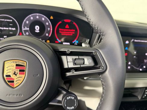 Certified 2025 Porsche Cayenne image 39