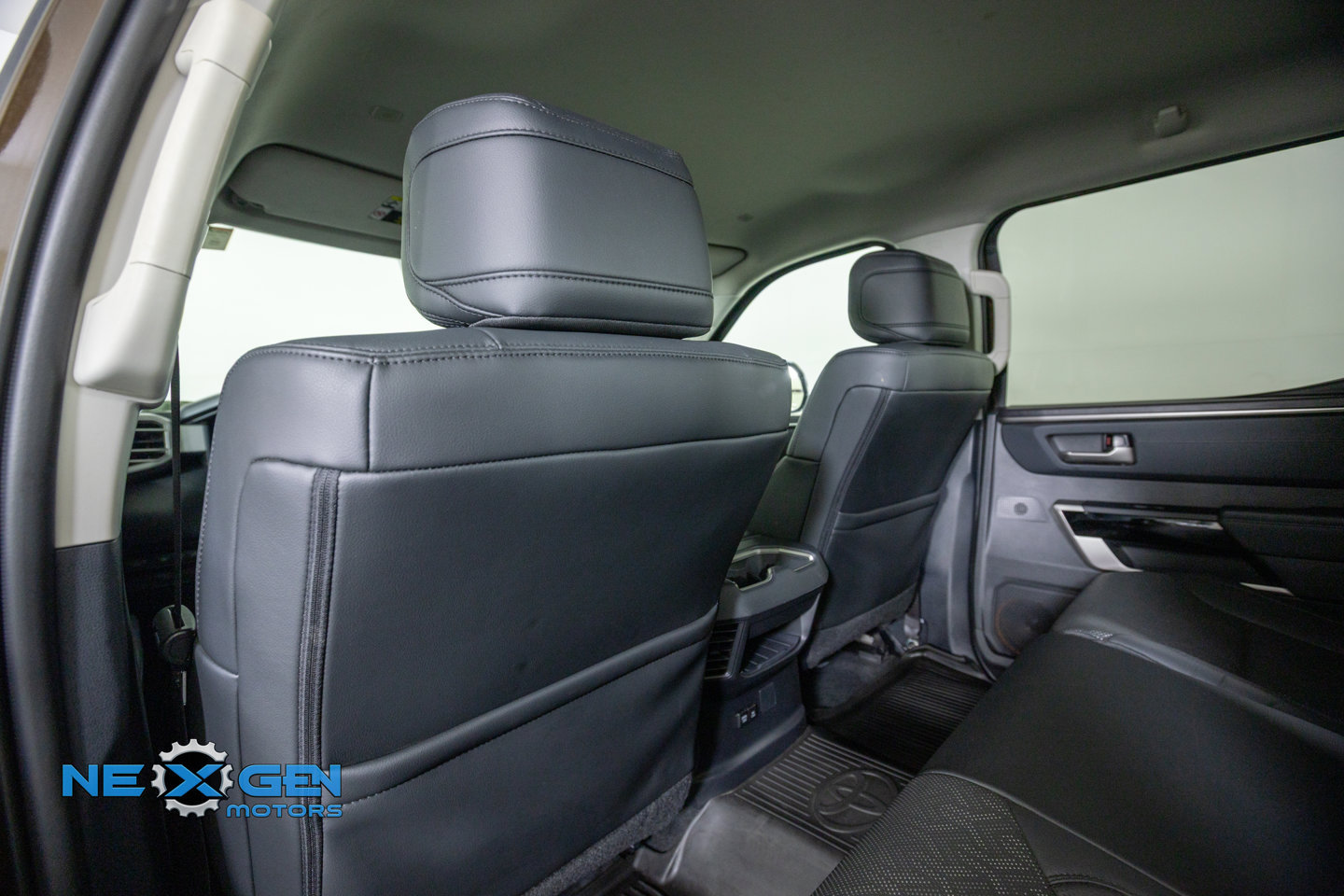 Used 2024 Toyota Tundra Limited AWD/4WD image 28