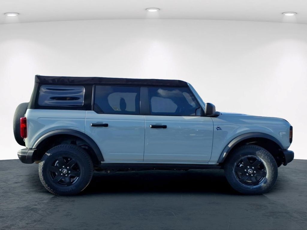 Used 2022 Ford Bronco Black Diamond AWD/4WD image 5
