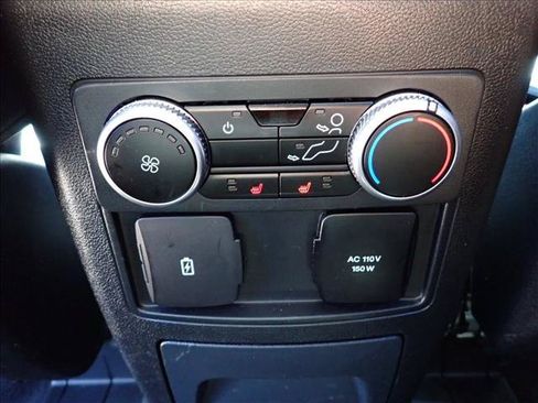 Used 2023 Ford Explorer Platinum w/ Technology Package AWD/4WD image 11