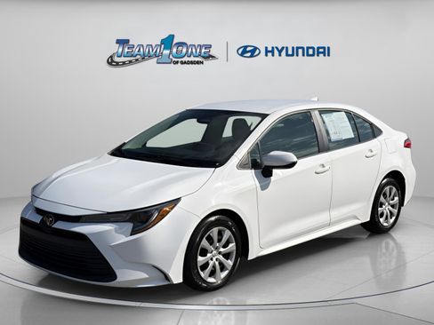 Used 2023 Toyota Corolla LE FWD image 13