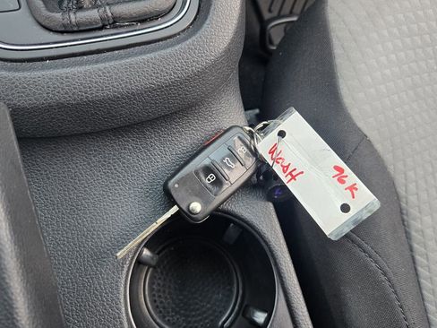 Used 2017 Volkswagen Jetta S image 17